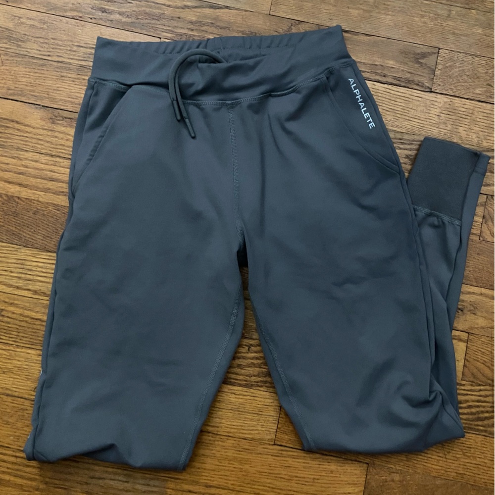 Alphalete joggers